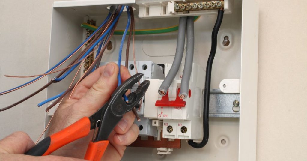 Circuitos e fiações elétricas em Divinópolis